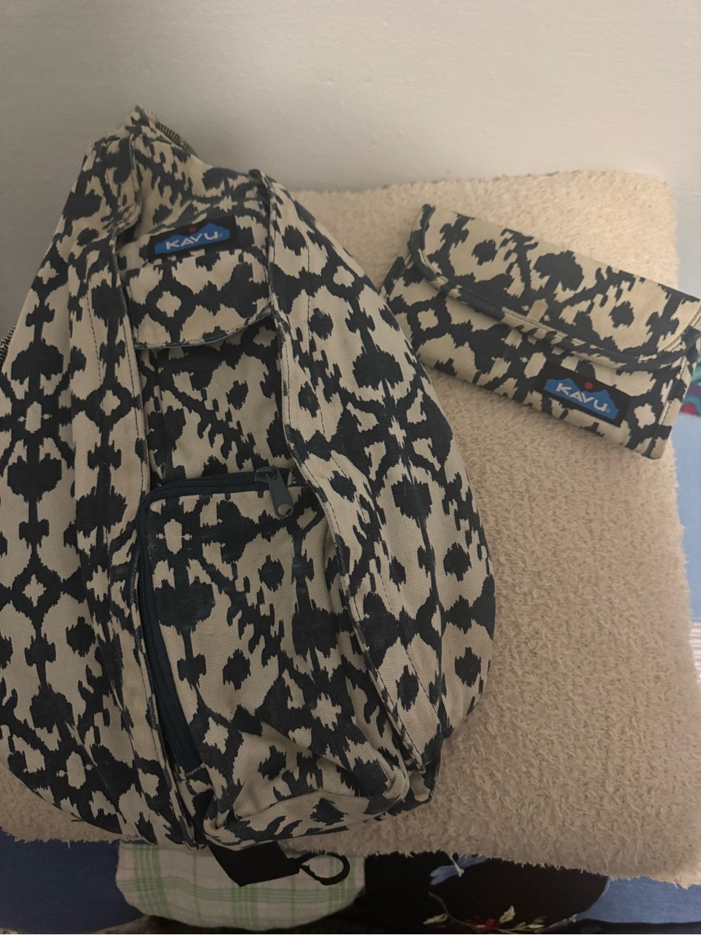 Kavu Navy and Cream Patterned Shoulder Bag with matching Wallet